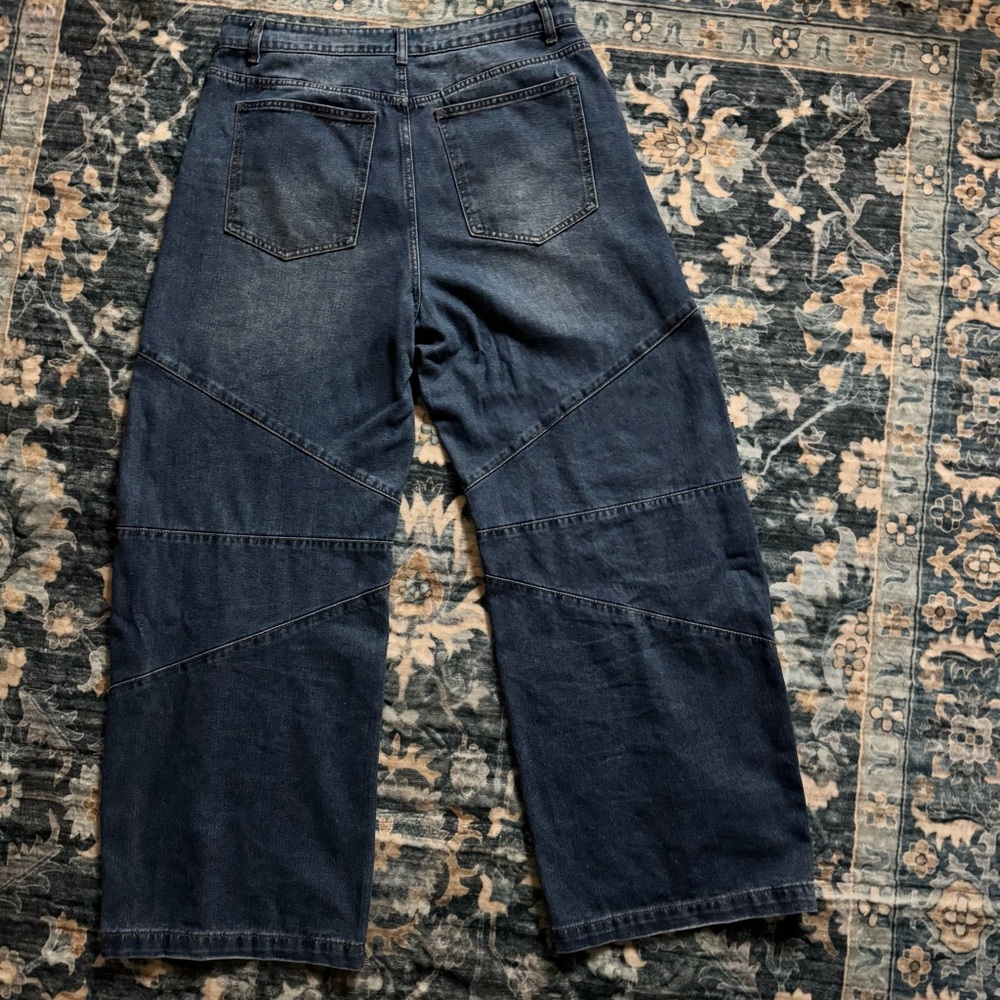 Women’s Barrel-Legged jeans. Wide cut, high waisted, comfortable. Sz 12